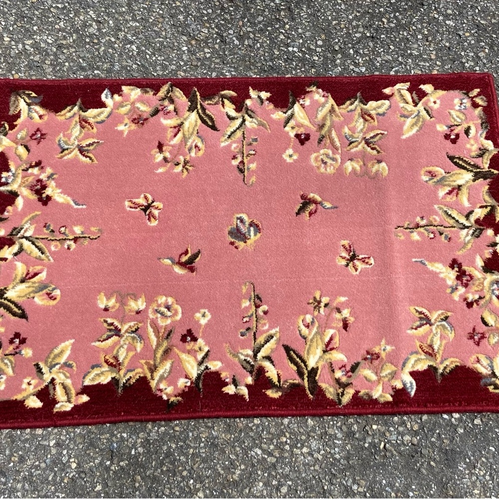 Area Rug Pink Floral NWOT